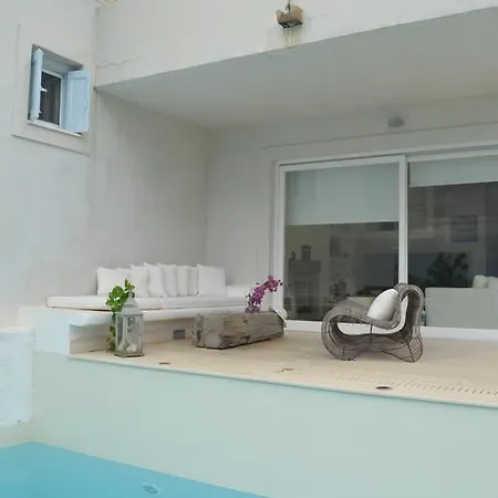 Vakantiehuis Art With Pool *
