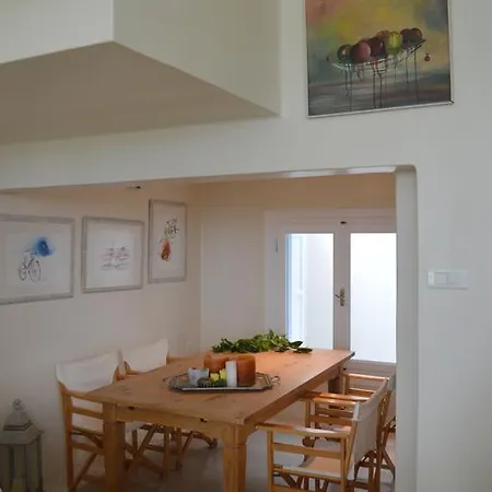 Vakantiehuis Art With Pool